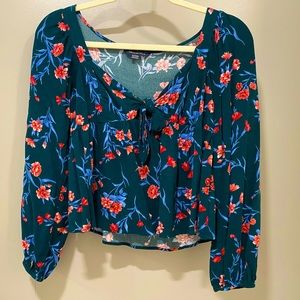Long sleeve floral American Eagle Top